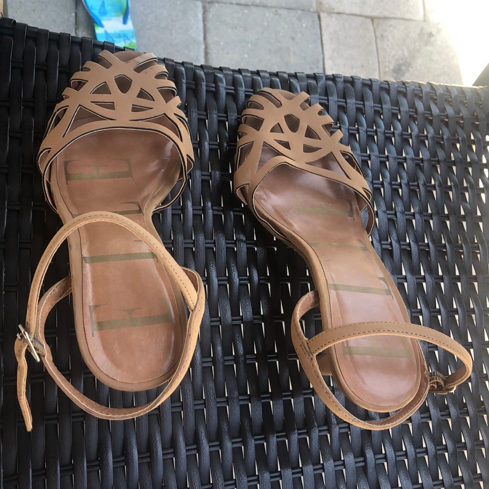 Elle Heels